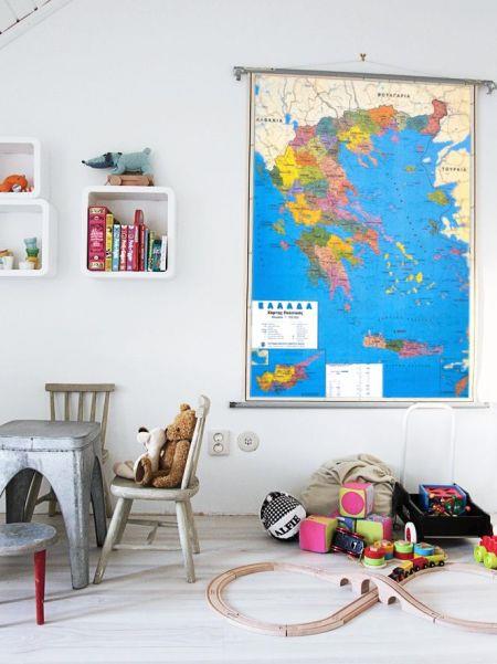 Ένας χάρτης στον τοίχο, εκτός από εκπαιδευτικούς λόγους έχει και διακοσμητικό ρόλο